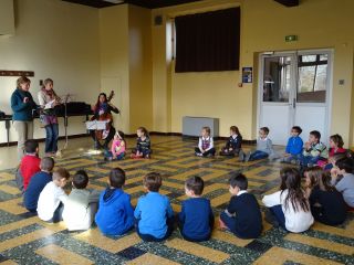 Jeunes chanteurs en herbe